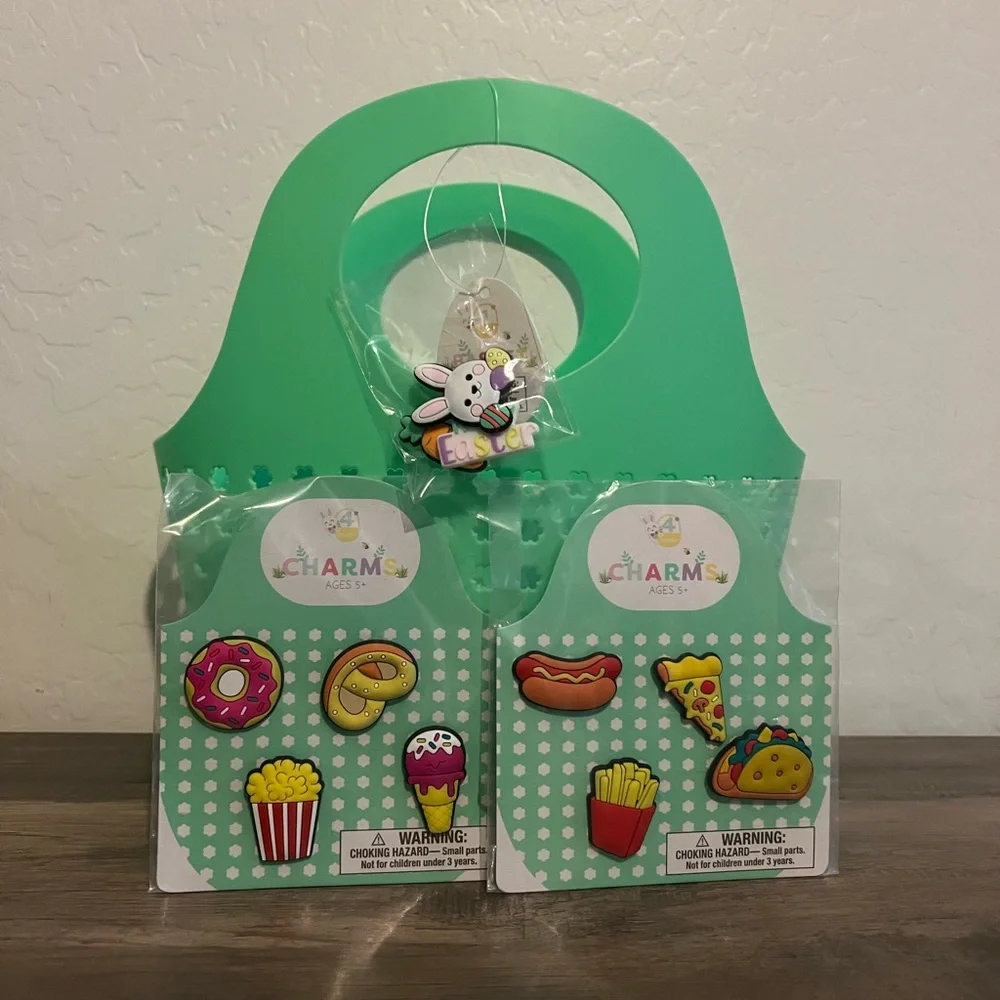Target Bullseyes Playground Silicone Easter Basket with 2 Set of Charms -Green
